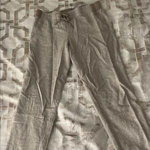 Light brownish grayish linen pants.